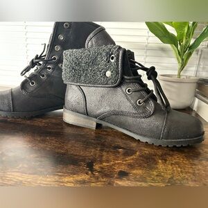 Seychelles Boots personality ankle adjustable Size woman’s 10W faux fur lining